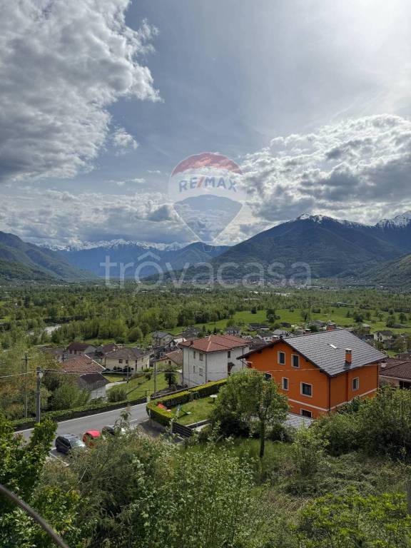 casa indipendente in vendita a Montecrestese