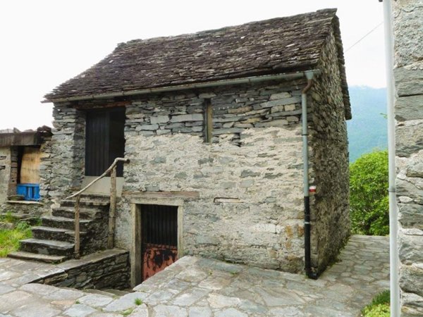 casale in vendita a Montecrestese