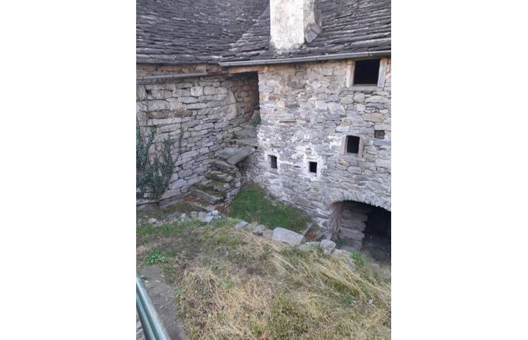 casa indipendente in vendita a Montecrestese