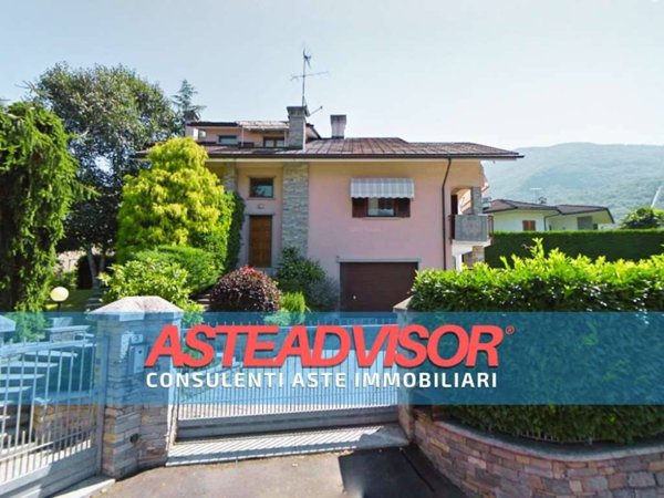 casa indipendente in vendita a Montecrestese