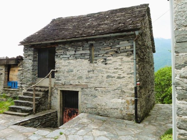 casale in vendita a Montecrestese