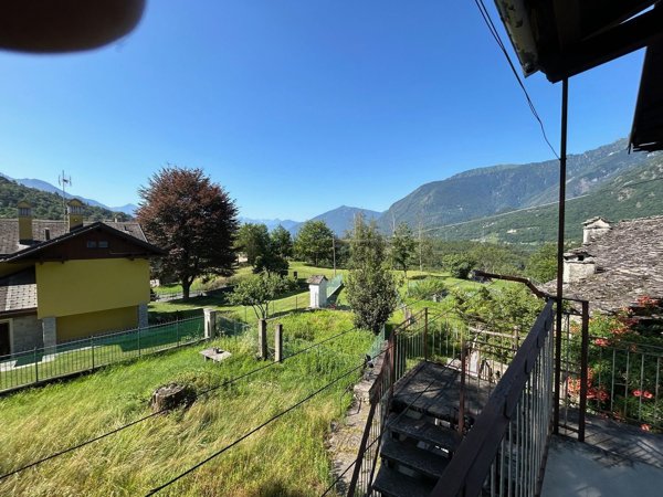 casa indipendente in vendita a Montecrestese
