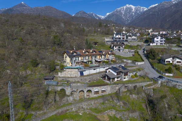 casa indipendente in vendita a Montecrestese