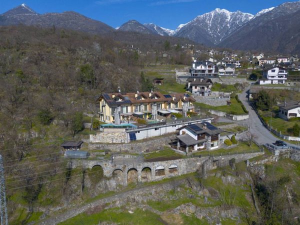 casa indipendente in vendita a Montecrestese
