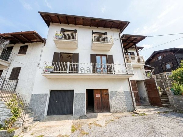 casa indipendente in vendita a Montecrestese