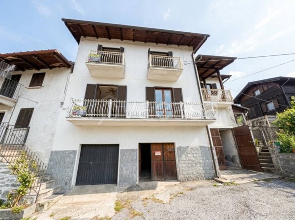 casa indipendente in vendita a Montecrestese