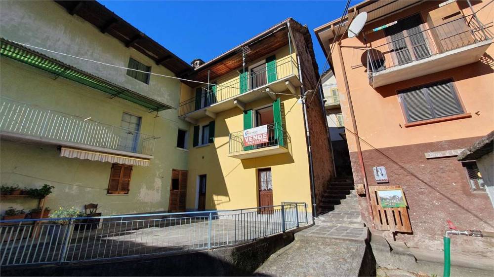 casa indipendente in vendita a Montescheno in zona Cresti