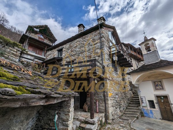 casa indipendente in vendita a Montescheno