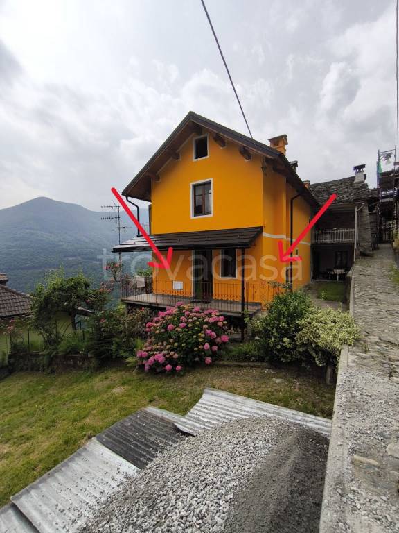 appartamento in vendita a Montescheno in zona Barboniga