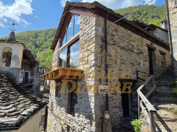 casa indipendente in vendita a Montescheno