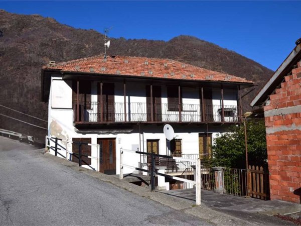 appartamento in vendita a Montescheno in zona Sasso