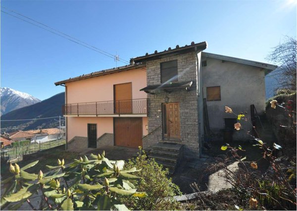 casa indipendente in vendita a Montescheno in zona Sasso