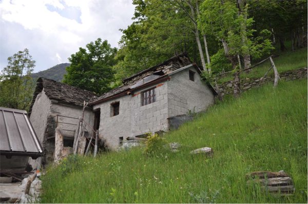 locale di sgombero in vendita a Montescheno