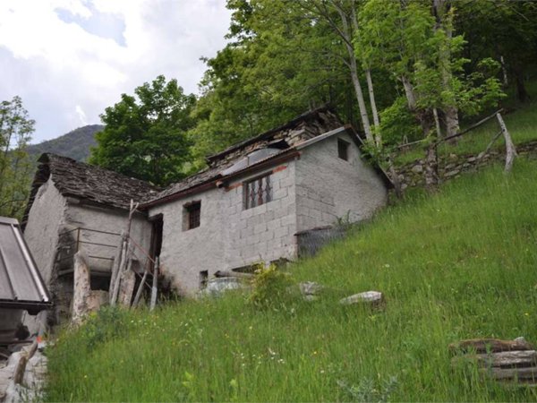 locale di sgombero in vendita a Montescheno