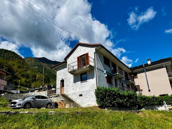 casa indipendente in vendita a Montescheno in zona Sasso