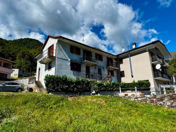 casa indipendente in vendita a Montescheno in zona Sasso