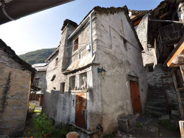 casa indipendente in vendita a Montescheno