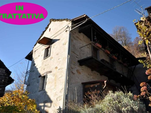 casa indipendente in vendita a Montescheno in zona Sasso