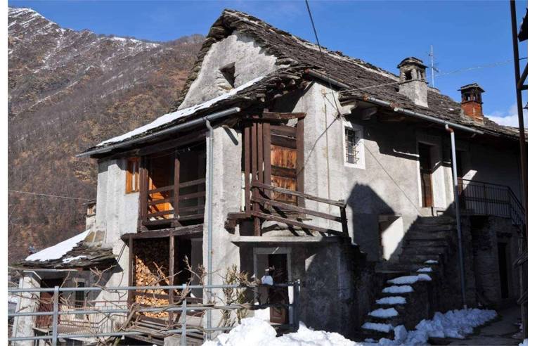 casa indipendente in vendita a Montescheno