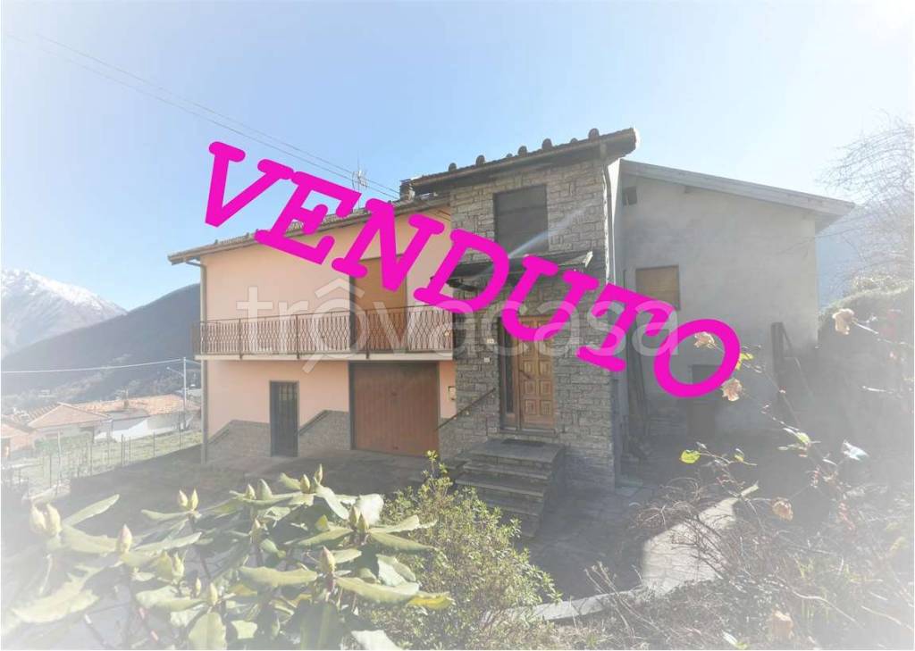 casa indipendente in vendita a Montescheno