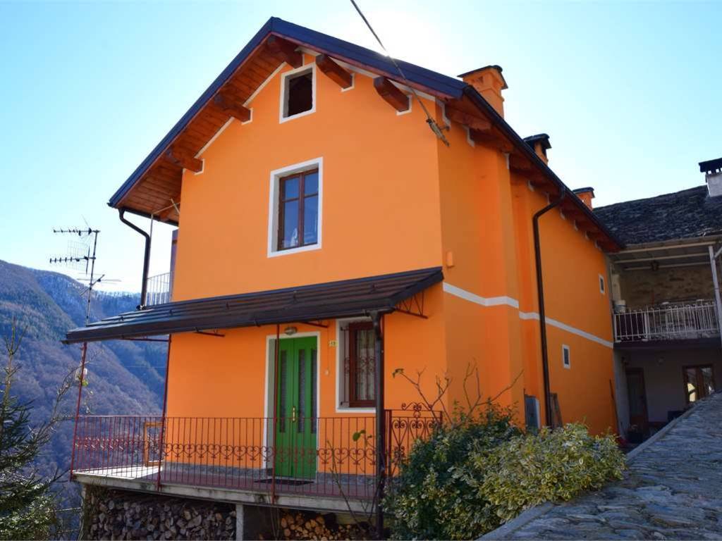 appartamento in vendita a Montescheno in zona Barboniga