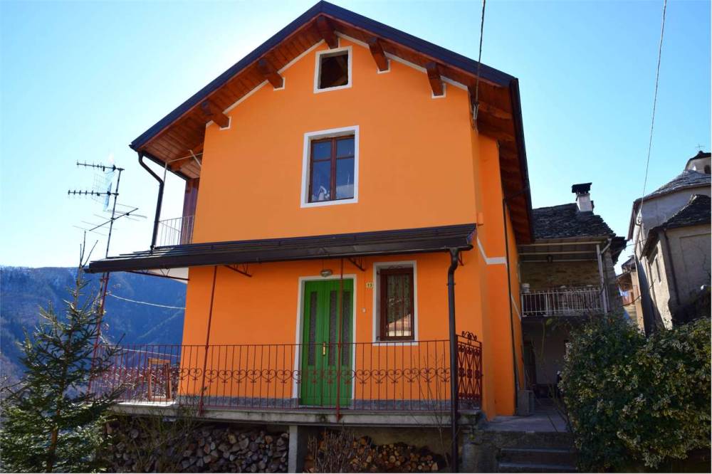 appartamento in vendita a Montescheno in zona Barboniga