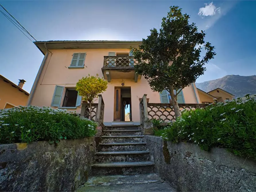 casa indipendente in vendita a Montescheno in zona Sasso