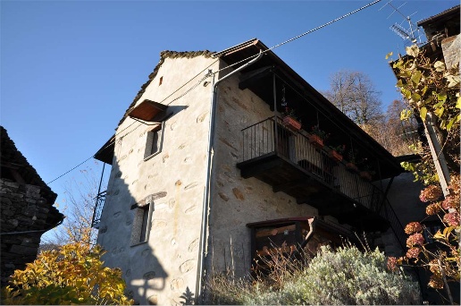 appartamento in vendita a Montescheno in zona Sasso