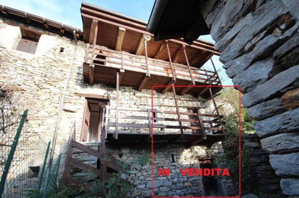 casale in vendita ad Oggebbio