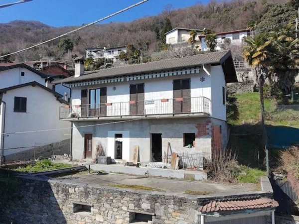 casa indipendente in vendita ad Oggebbio