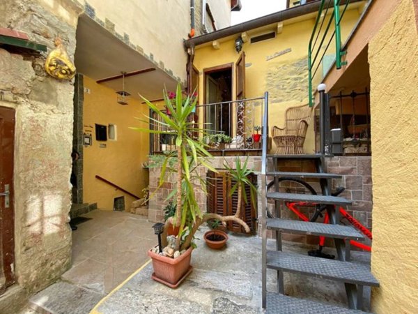 casa indipendente in vendita ad Oggebbio