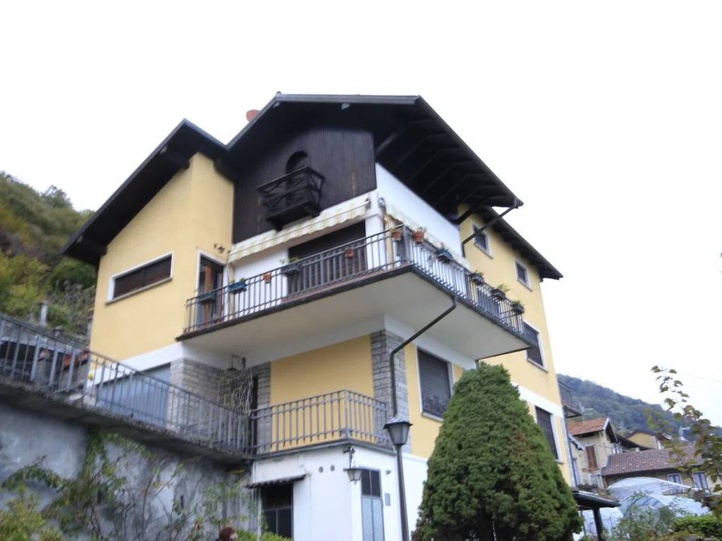casa indipendente in vendita ad Oggebbio