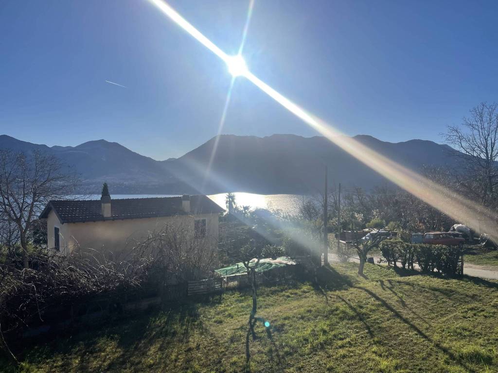 casa indipendente in vendita ad Oggebbio