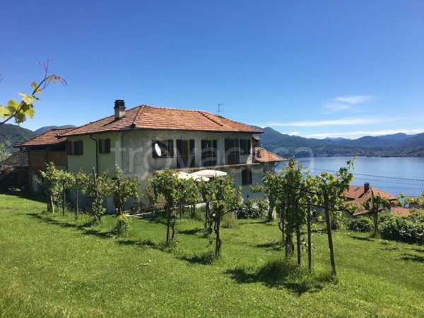 casa indipendente in vendita ad Oggebbio