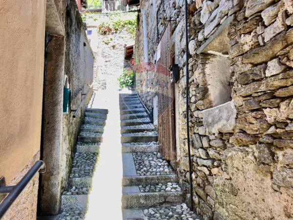 casa indipendente in vendita ad Oggebbio