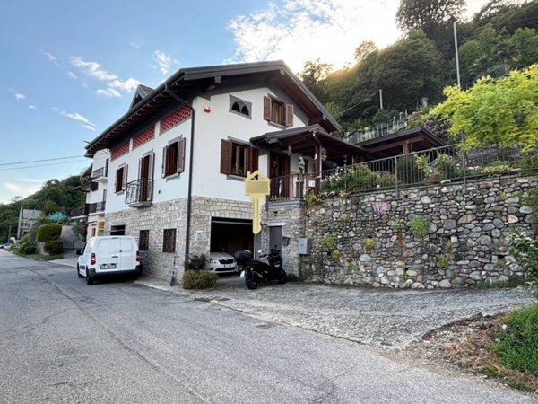 casa indipendente in vendita ad Oggebbio