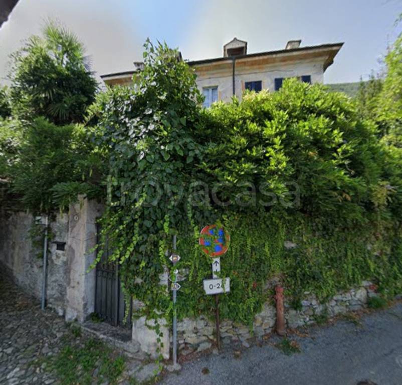 casa indipendente in vendita ad Oggebbio