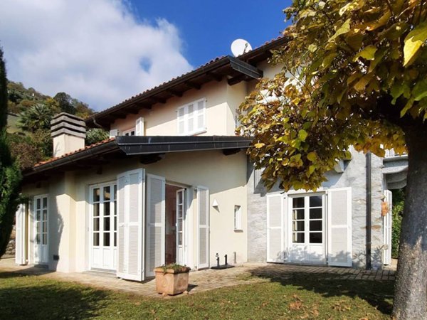 casa indipendente in vendita ad Oggebbio