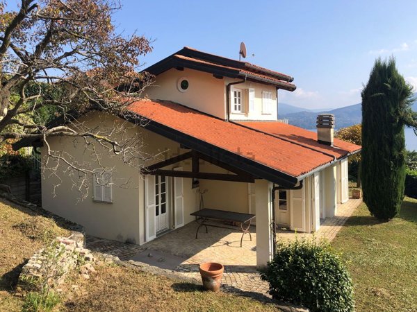 casa indipendente in vendita ad Oggebbio
