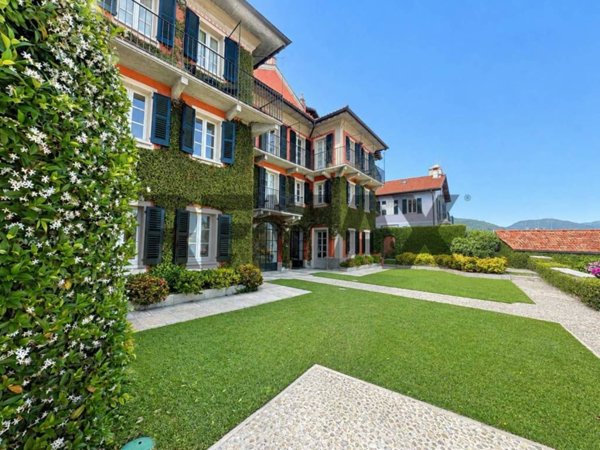 intera palazzina in vendita ad Oggebbio