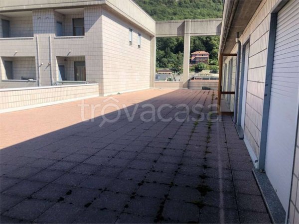 negozio in vendita ad Omegna