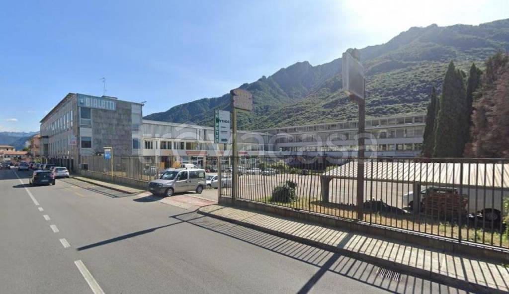 locale commerciale in vendita ad Omegna
