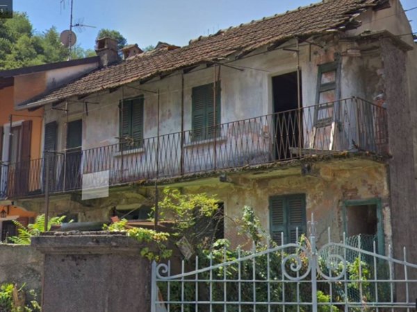 casa indipendente in vendita ad Omegna in zona Sant'Anna