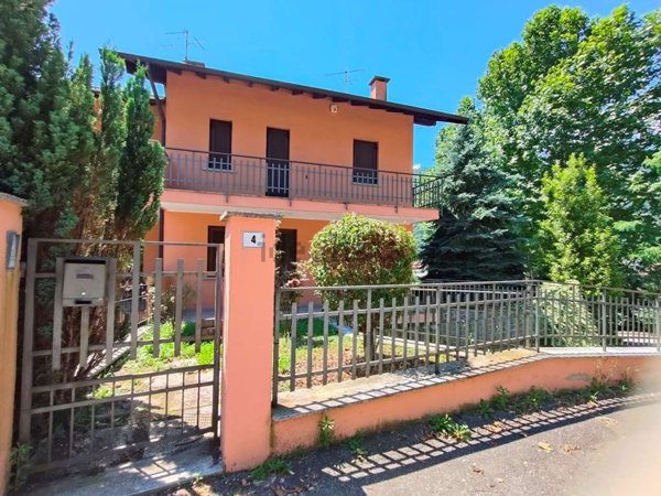 casa indipendente in vendita ad Omegna