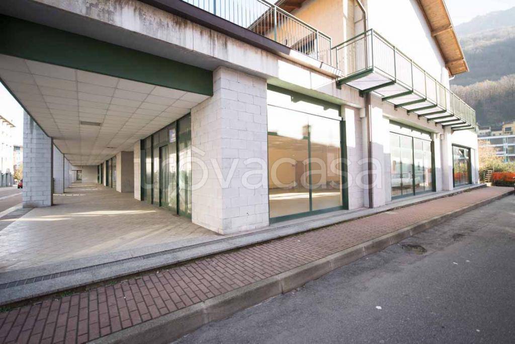 negozio in vendita ad Omegna