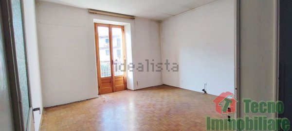 casa indipendente in vendita ad Omegna in zona Crusinallo