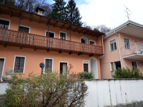 casa indipendente in vendita ad Omegna in zona Crusinallo
