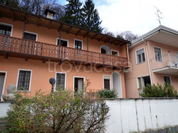 casa indipendente in vendita ad Omegna in zona Crusinallo