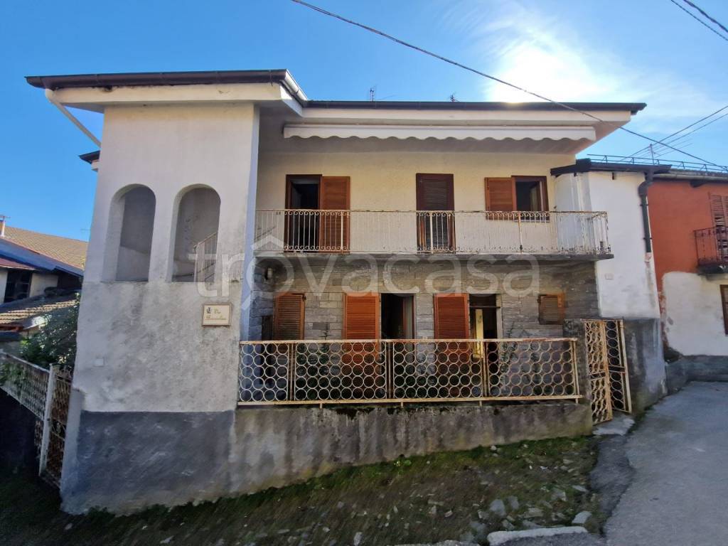 casa indipendente in vendita ad Omegna