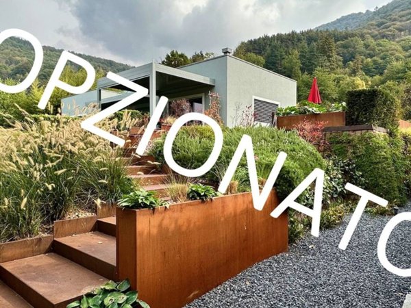 casa indipendente in vendita ad Omegna in zona Agrano